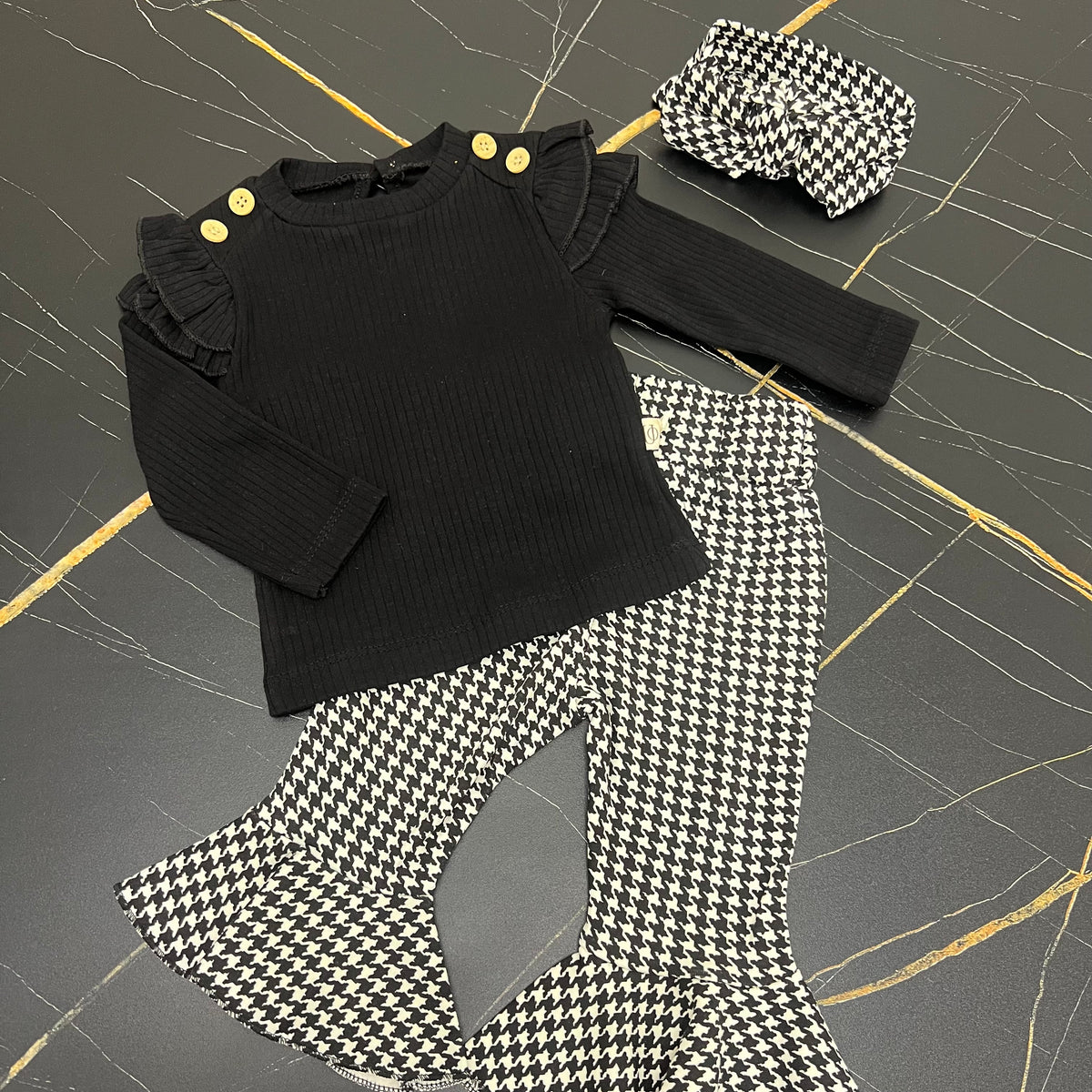 Black and White Set
