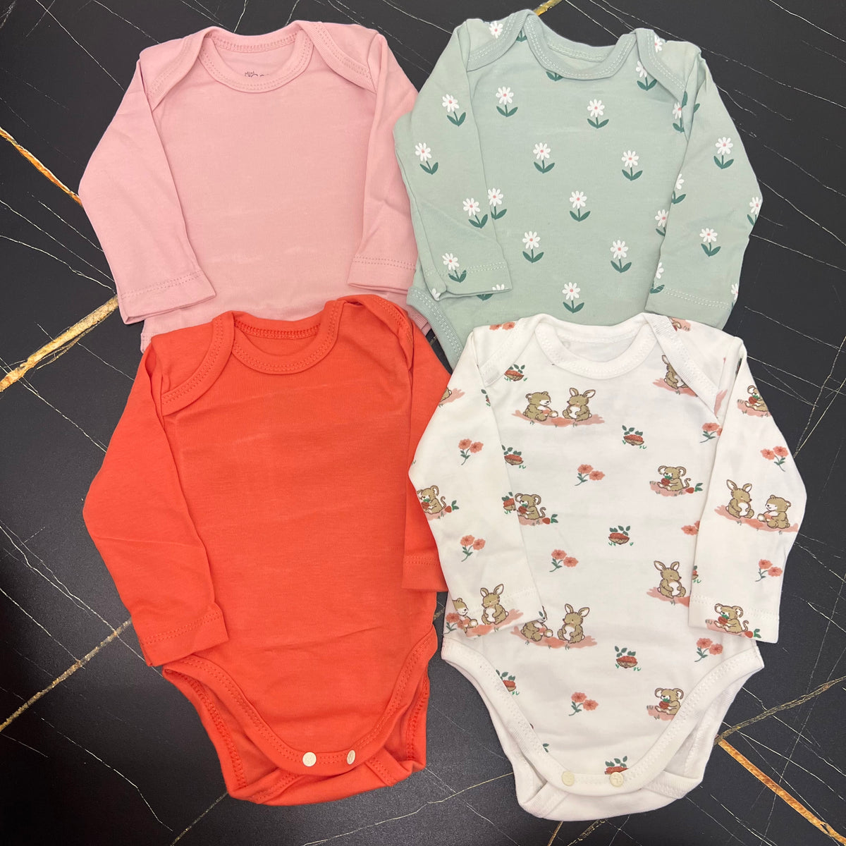 Girl bodysuit set of 4